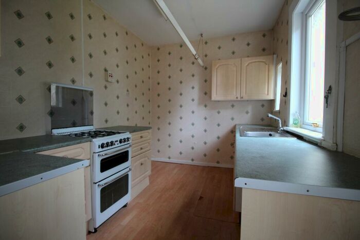 2 Bedroom Semi-Detached House For Sale In Mosspark Drive, Glasgow, G52