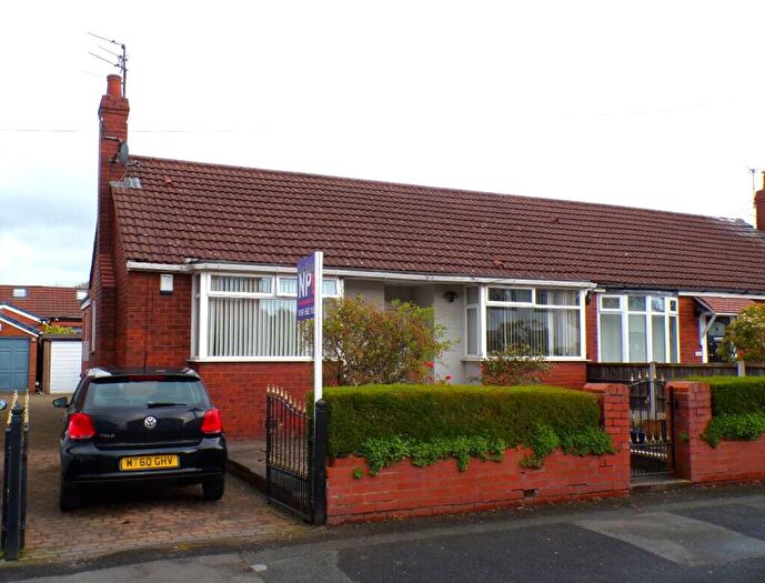 3 Bedroom Semi-Detached Bungalow For Sale In Kew Road, Failsworth, Manchester, M35