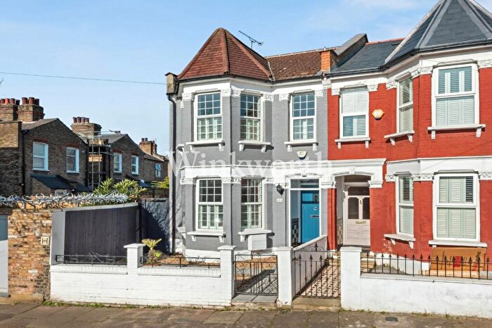 3 Bedroom Terraced House For Sale In Woodside Gardens, London, N17