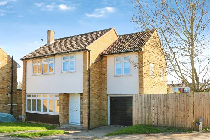 4 Bedroom Detached House For Sale In Alderbury Road West, Langley, SL3