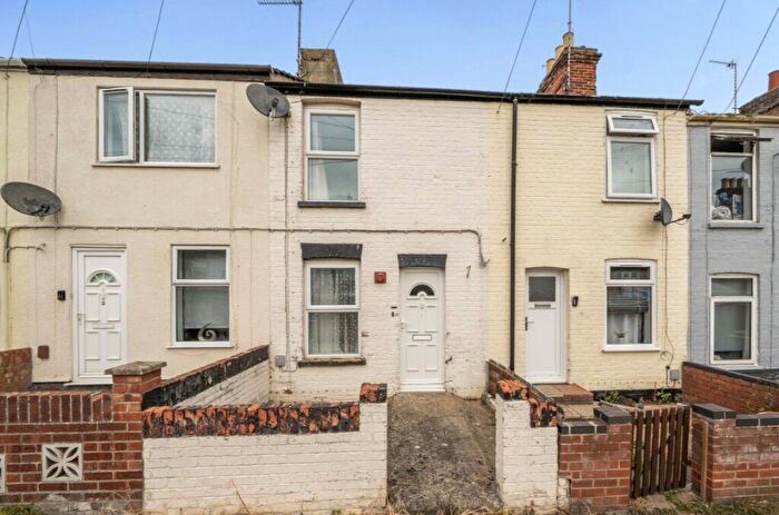 2 Bedroom Terraced House For Sale In Wellington Cottages, Clapham Road North, NR32
