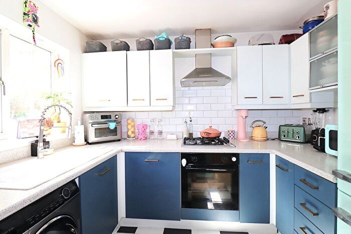 3 Bedroom Terraced House For Sale In Silver Birch Way, Farnborough, GU14