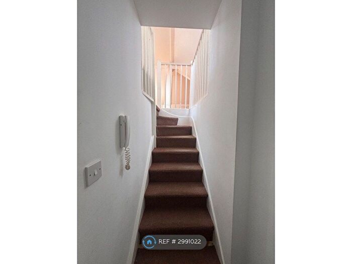 Studio To Rent In London Road, Bromley, BR1