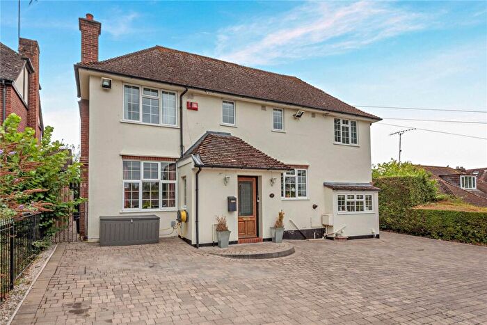 4 Bedroom Detached House For Sale In Newtown Road, Newbury, Berkshire, RG14