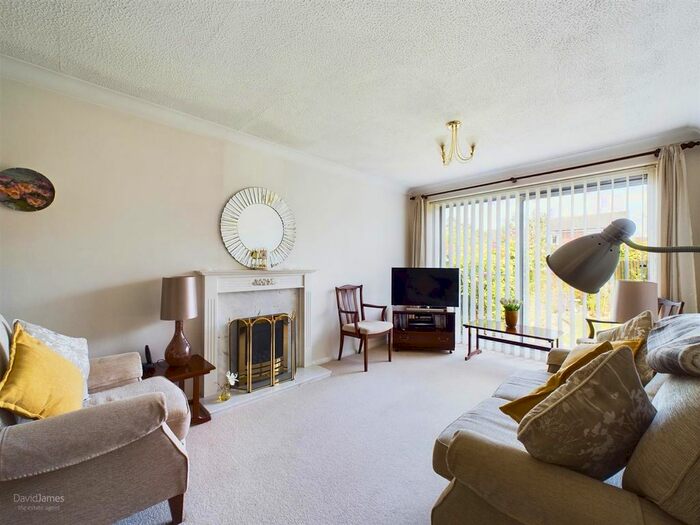 2 Bedroom Detached Bungalow For Sale In Stanmore Gardens, Arnold, Nottingham, NG5