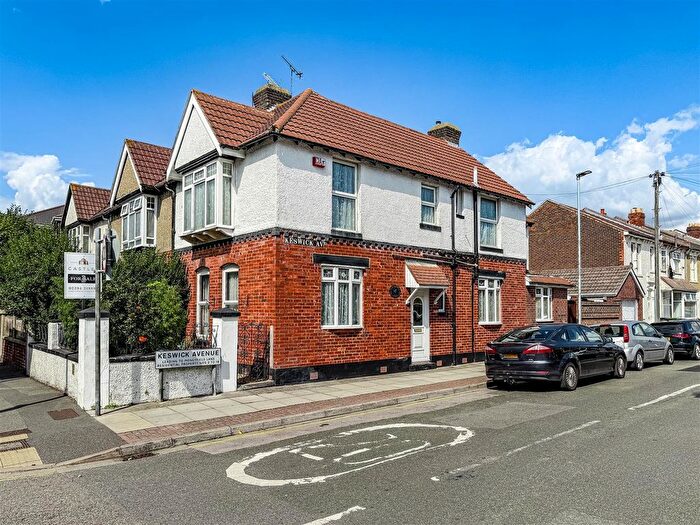 3 Bedroom End Of Terrace House For Sale In Copnor Road, Portsmouth, PO3