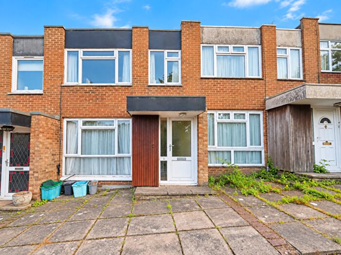 3 Bedroom Terraced House For Sale In Deepfield Way, Coulsdon, CR5