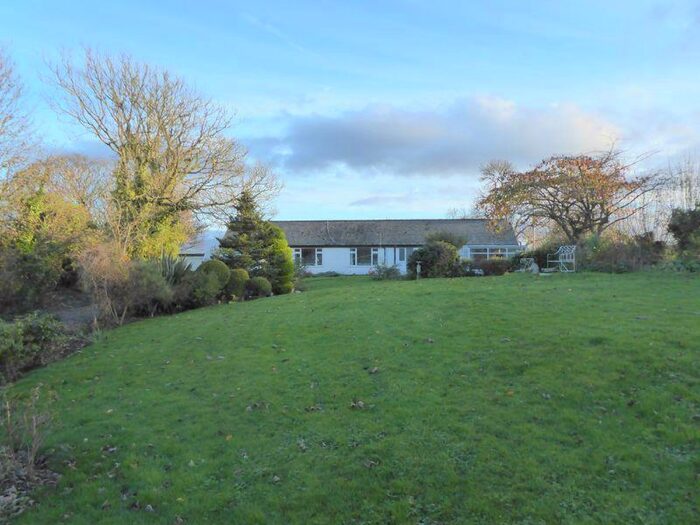 2 Bedroom Detached House For Sale In Pentre Berw, LL60