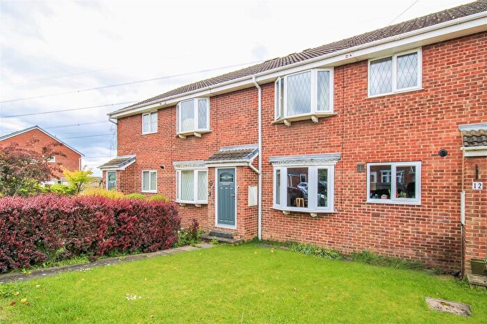 1 Bedroom Flat For Sale In Manor Avenue, Ossett, WF5