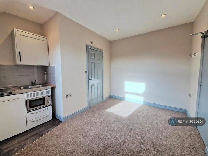 1 Bedroom Flat To Rent In Station Road, Northfield, Birmingham, B31