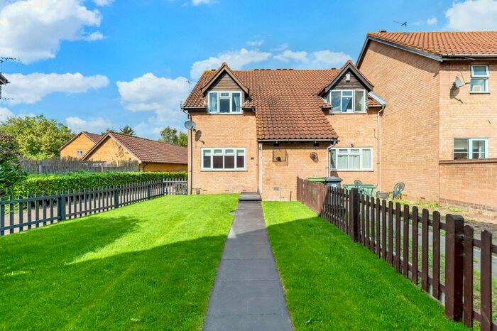 2 Bedroom Flat To Rent In Herald Walk, Dartford, DA1