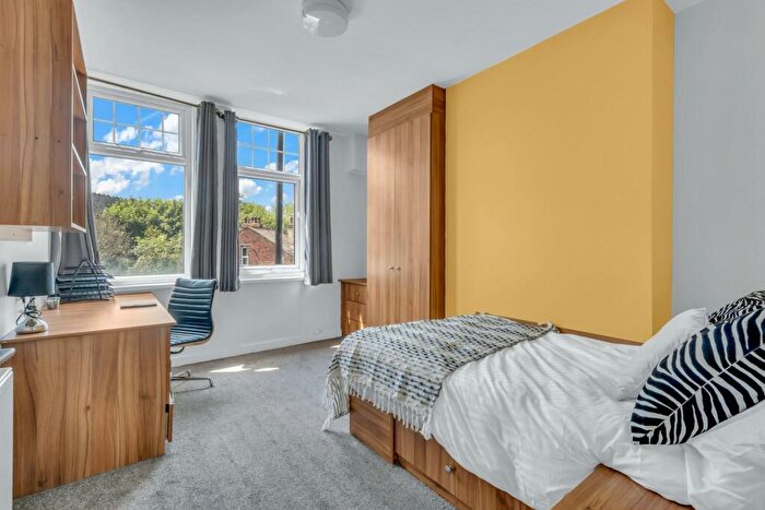 3 Bedroom House To Rent In Headingley Lane, Leeds, LS6