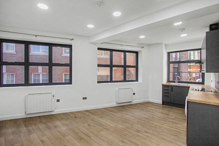 1 Bedroom Flat To Rent In Dunstable Place, Luton, LU1