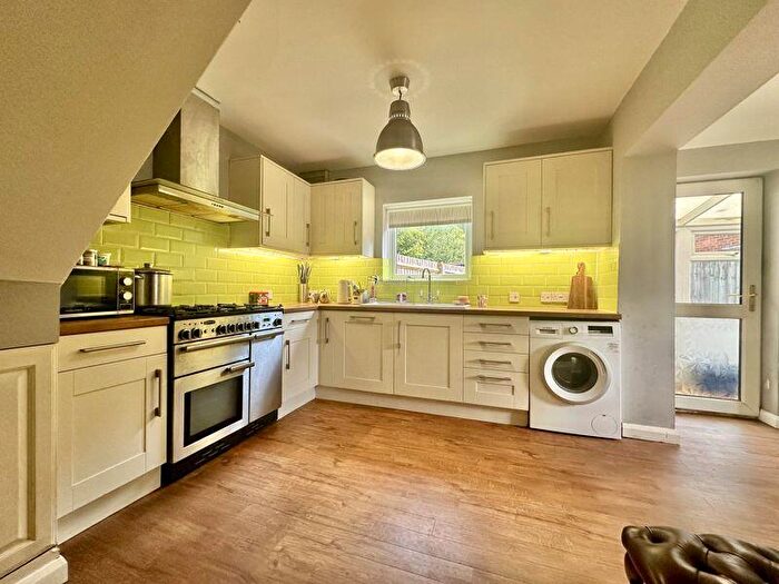 3 Bedroom Semi-Detached House For Sale In Wykham Place, Banbury - Large Extension, OX16