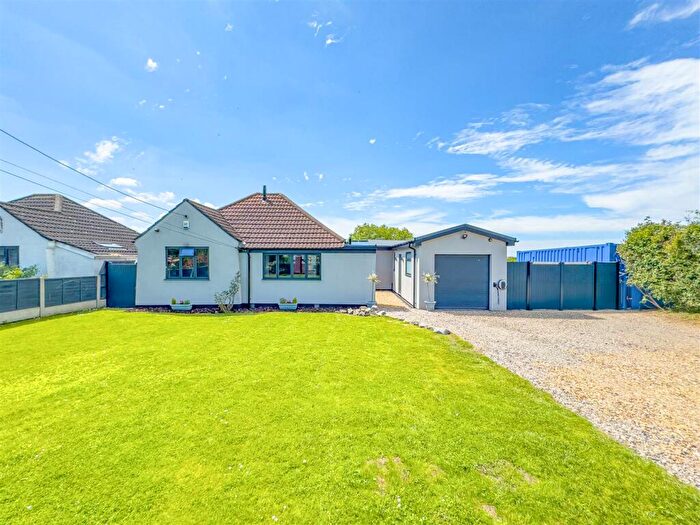 3 Bedroom Detached Bungalow For Sale In Pudsey Hall Lane, Canewdon, Rochford, SS4