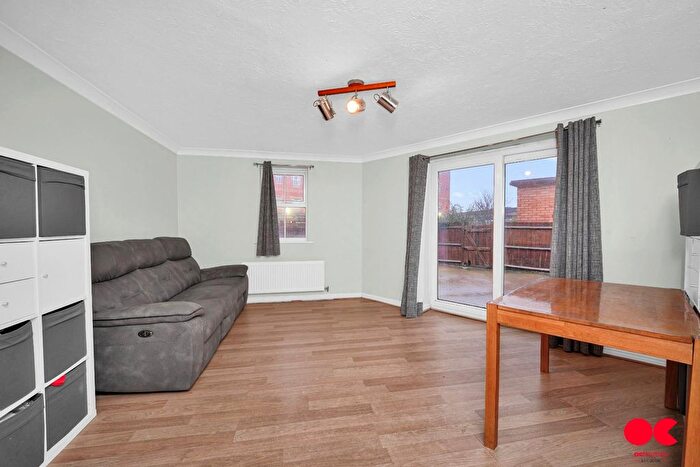 2 Bedroom Property To Rent In Hyacinth Close, Ilford, IG1