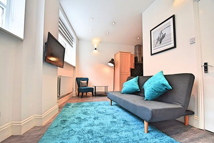 2 Bedroom Maisonette To Rent In Grimsby Street, Shoreditch, E2