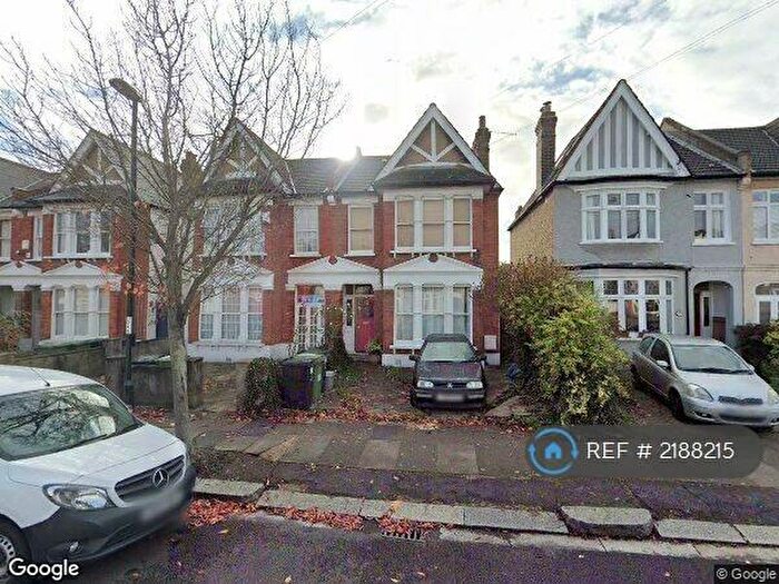 2 Bedroom Flat To Rent In Catford, London, SE6