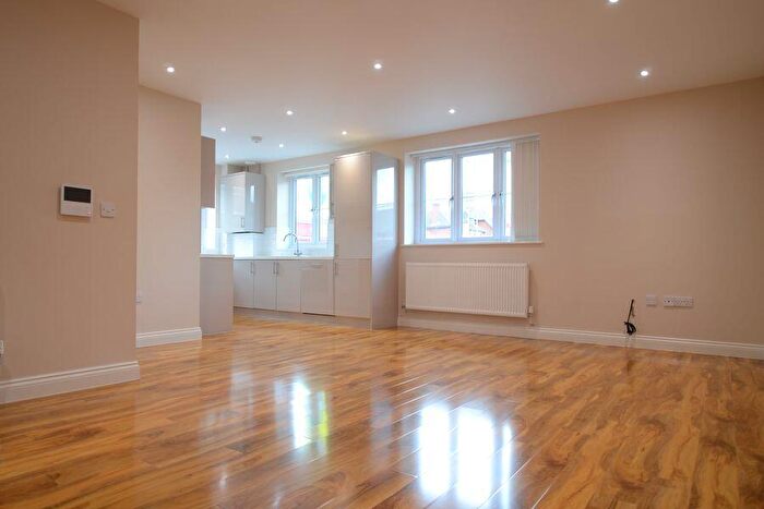 2 Bedroom Flat To Rent In Ilmdeen Court, Queens Road, Farnborough, GU14