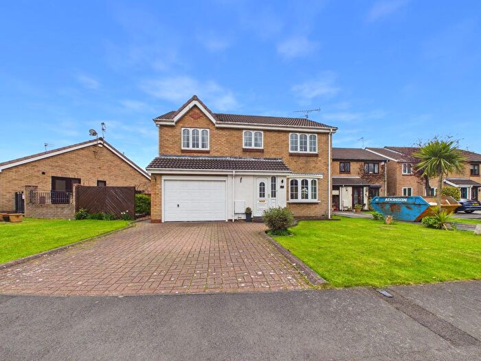 4 Bedroom Detached House For Sale In Glanton Close, Wardley, NE10