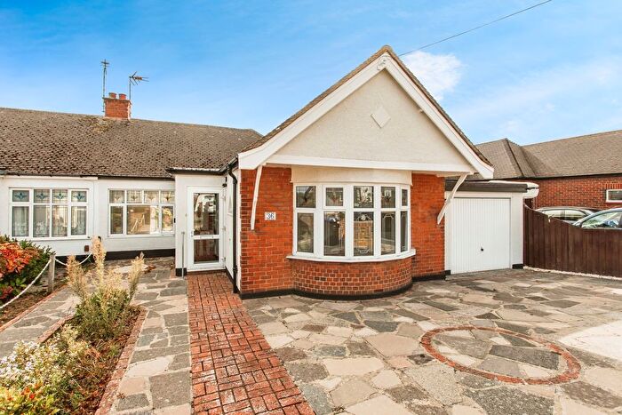 2 Bedroom Bungalow For Sale In Ashurst Avenue, Southend-On-Sea, Essex, SS2