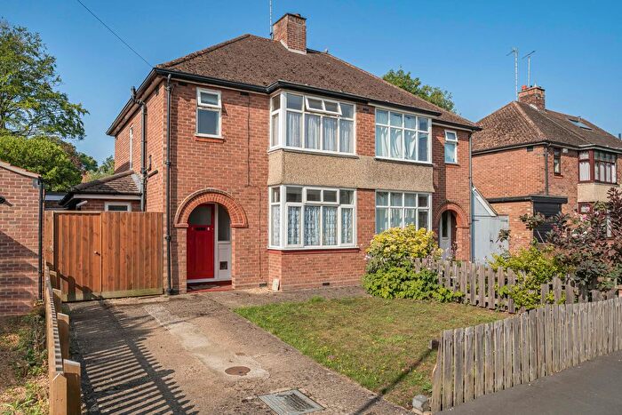 3 Bedroom Semi-Detached House For Sale In Thornton Road, Girton, CB3