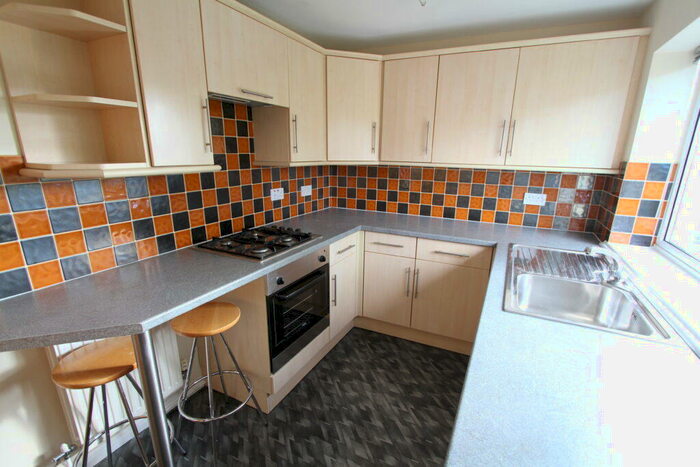 2 Bedroom Maisonette To Rent In Bankside, Banbury, Oxon, OX16