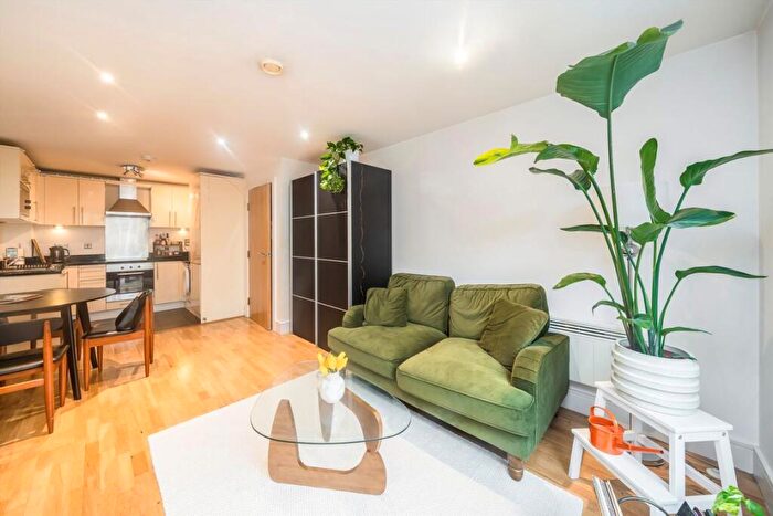 1 Bedroom Flat For Sale In Cheshire Street, Shoreditch, E2
