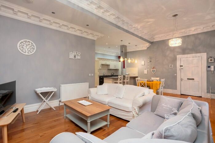 3 Bedroom Flat To Rent In Hanover Street, New Town, Edinburgh, EH2