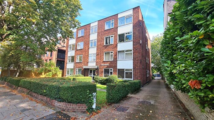 1 Bedroom Flat For Sale In Beaumaris, Brownlow Rd, Bounds Green, N11