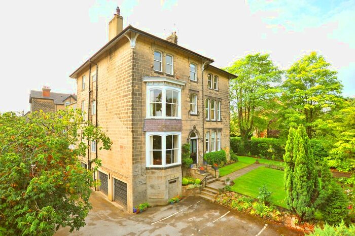 2 Bedroom Flat To Rent In Huntcliffe House, Otley Road, Harrogate HG2