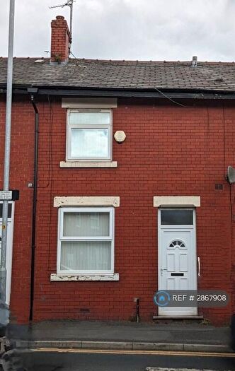 2 Bedroom End Of Terrace House To Rent In Hathershaw Lane, Oldham, OL8