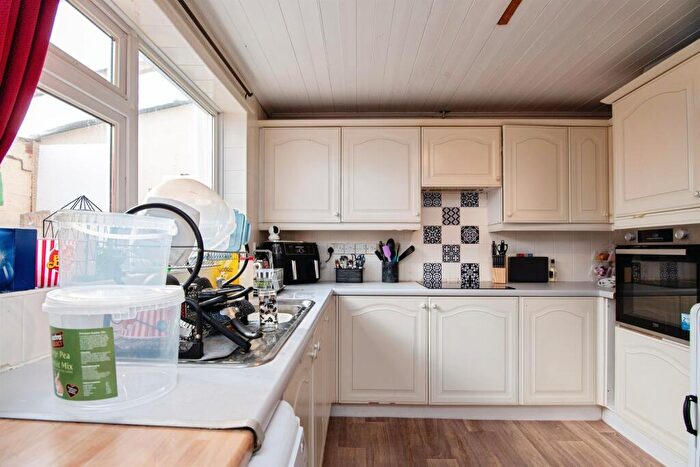 3 Bedroom End Of Terrace House For Sale In Cheaton Close, Leominster, HR6