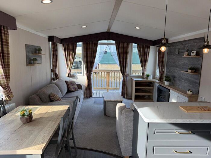 2 Bedroom Caravan For Sale In MIll Lane, Hawksworth, Leeds, LS20