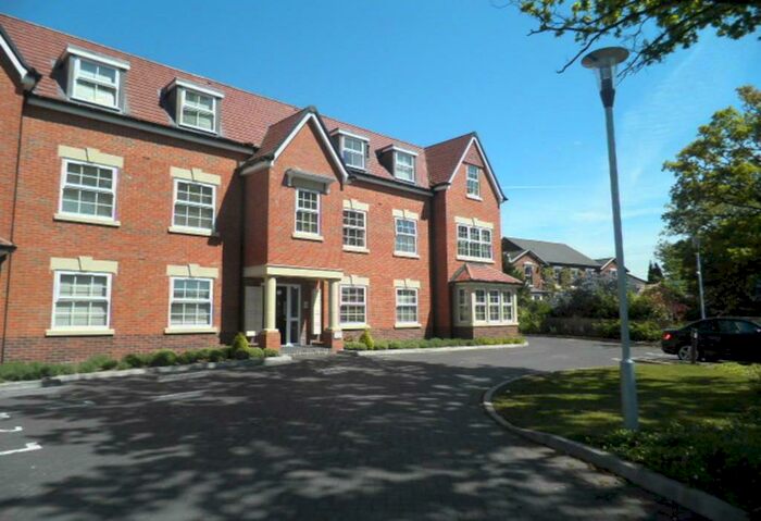 2 Bedroom Flat To Rent In Vicarage Court, Vicarage Gardens, Walmley, B76