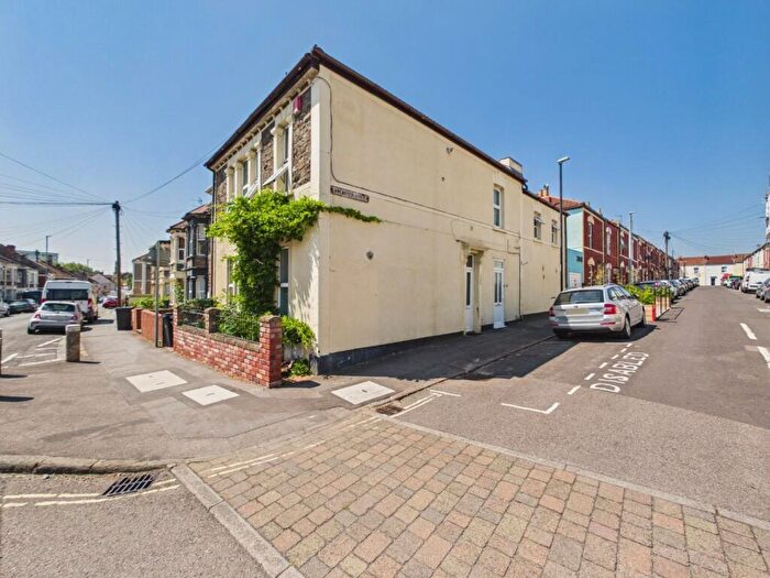 2 Bedroom Flat For Sale In Avonvale Road, Redfield, Bristol, BS5