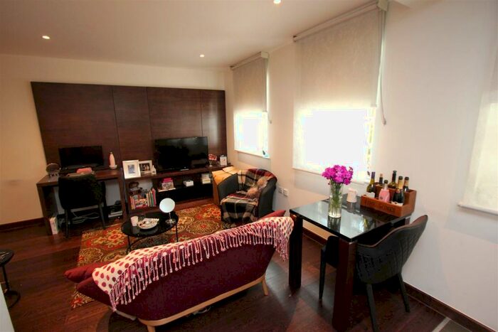 1 Bedroom Apartment To Rent In Queen Anne Terrace, Sovereign Court, Wapping, E1W