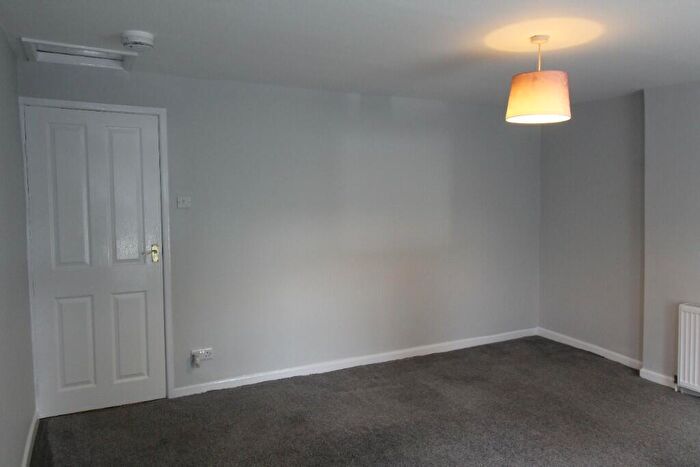 1 Bedroom Duplex To Rent In Victoria Street, Glossop, Derbyshire, SK13