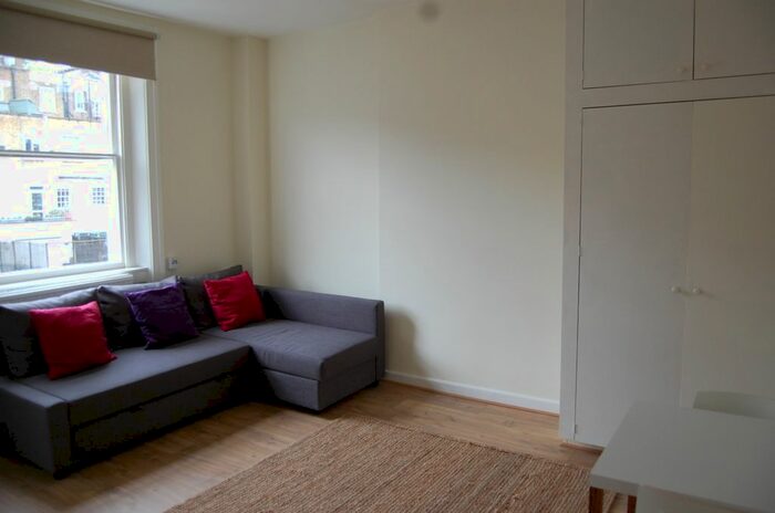 Studio To Rent In Gloucester Terrace, London, W2