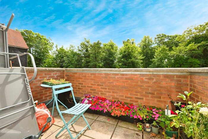 1 Bedroom Flat For Sale In Highbridge Street, Waltham Abbey, EN9