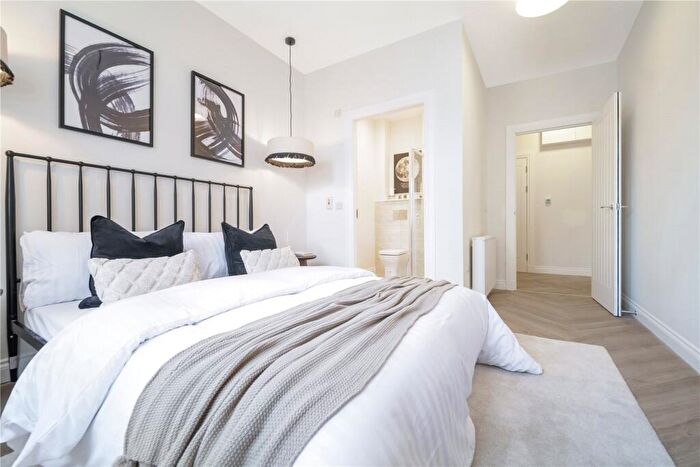 3 Bedroom Flat For Sale In Priory Park, Main Road, Castlehead, Paisley, PA2