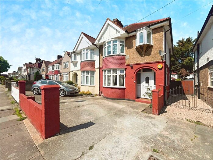 3 Bedroom Semi-Detached House To Rent In Central Avenue, Hounslow, TW3