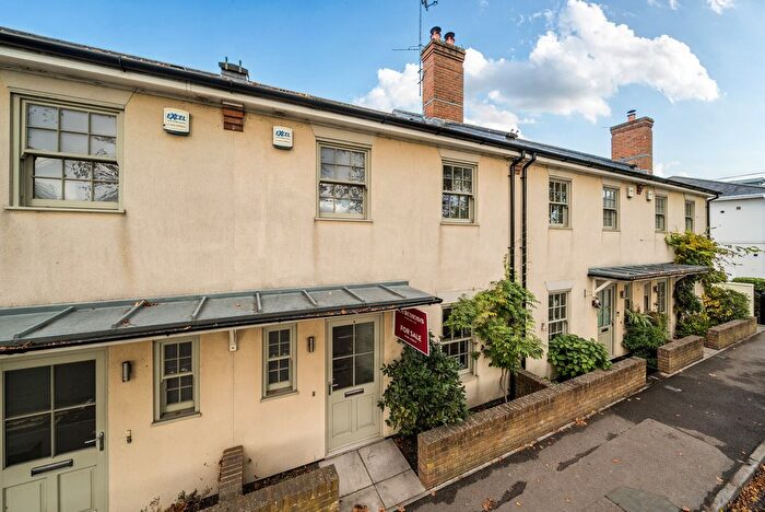 3 Bedroom Terraced House For Sale In Kings Road, Shalford, GU4