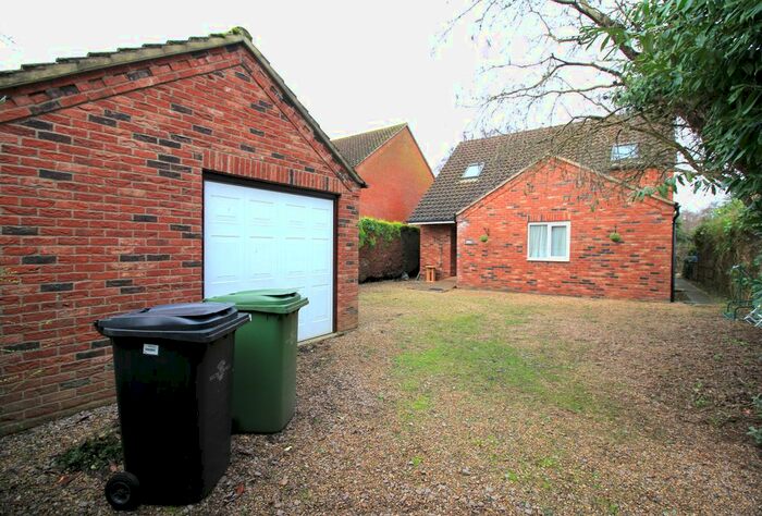 3 Bedroom Detached House To Rent In West End, Norwich, NR8
