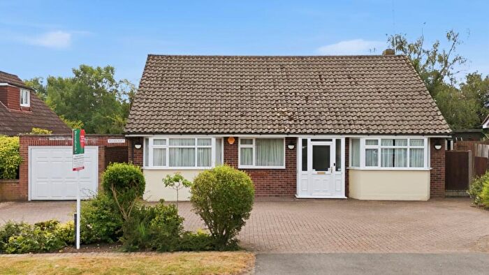 3 Bedroom Bungalow For Sale In Maldon Road, Margaretting, CM4