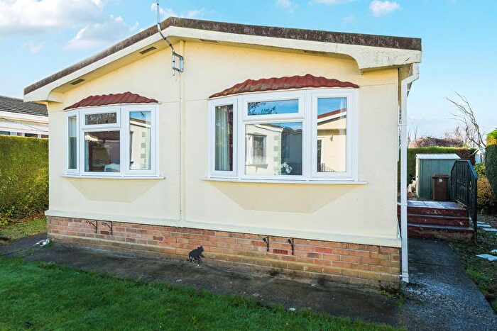 2 Bedroom Mobile/park Home For Sale In Marshmoor Park, Great Bricett, Suffolk, IP7