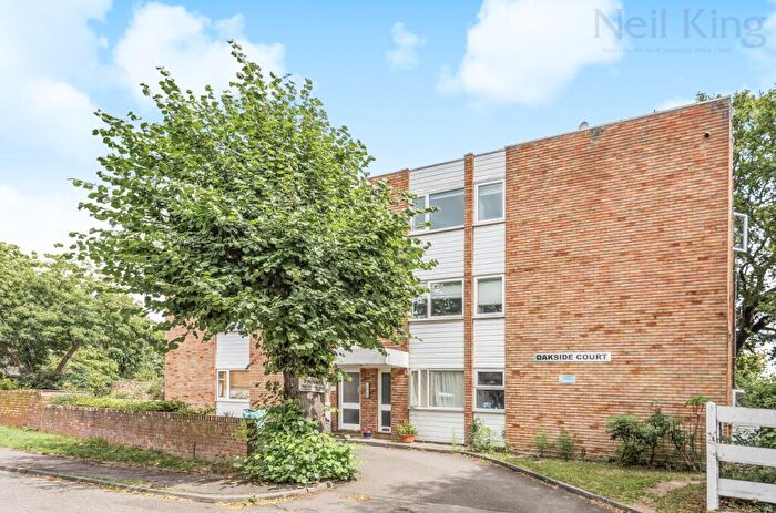 2 Bedroom Flat To Rent In Oakside Court, Deepdene Close, Wanstead, Greater London, E11