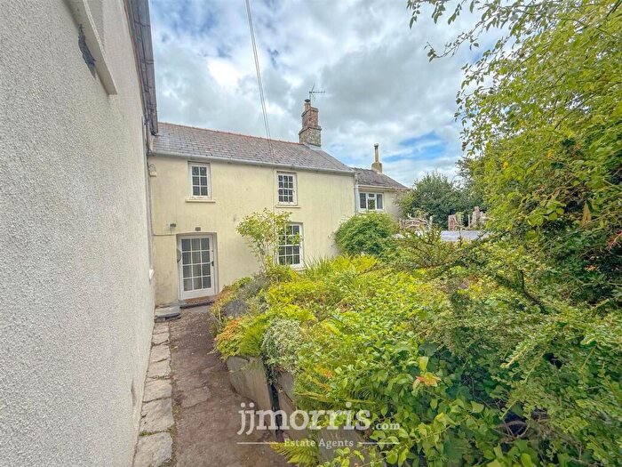 4 Bedroom Cottage For Sale In Long Street, Newport, SA42