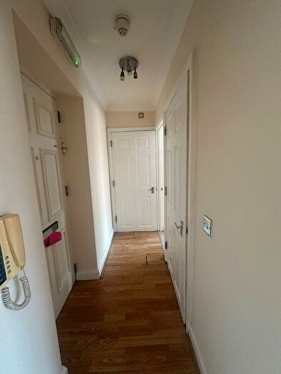 1 Bedroom Flat To Rent In Mill Gardens, - Mill Street, Luton, LU1