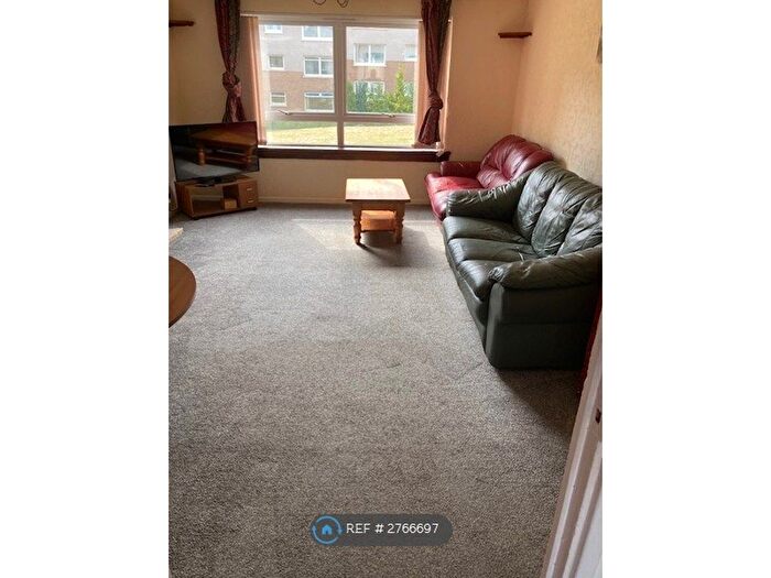 3 Bedroom Flat To Rent In Kennedy Path, Glasgow, G4